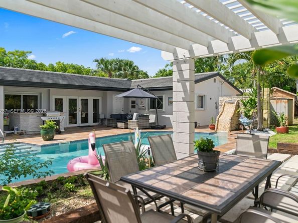 930 NE 182nd Ter, North Miami Beach FL 33162