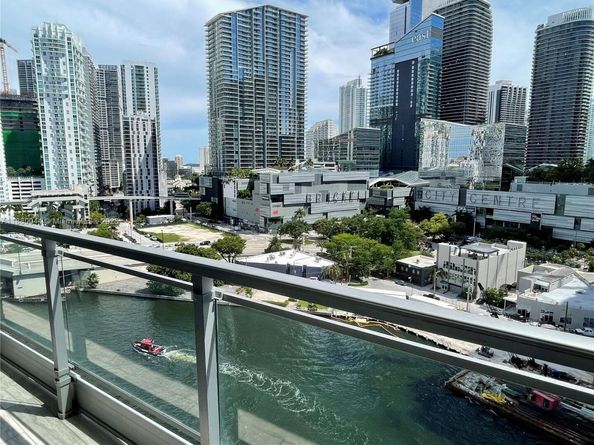 92 SW 3rd St 1602, Miami FL 33130