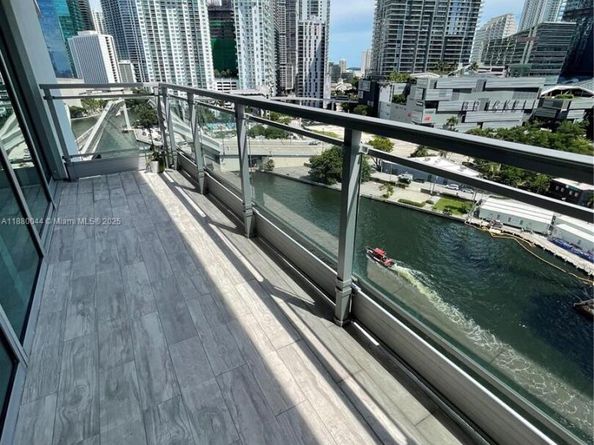 92 SW 3rd St 1602, Miami FL 33130