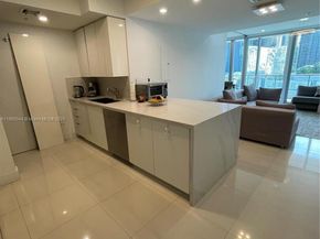 92 SW 3rd St 1602, Miami FL 33130