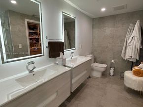 92 SW 3rd St 1602, Miami FL 33130