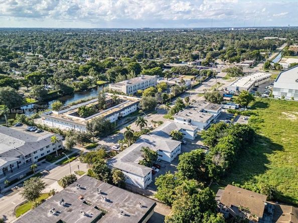13201 Memorial Hwy, North Miami FL 33161