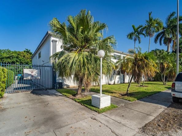13201 Memorial Hwy, North Miami FL 33161