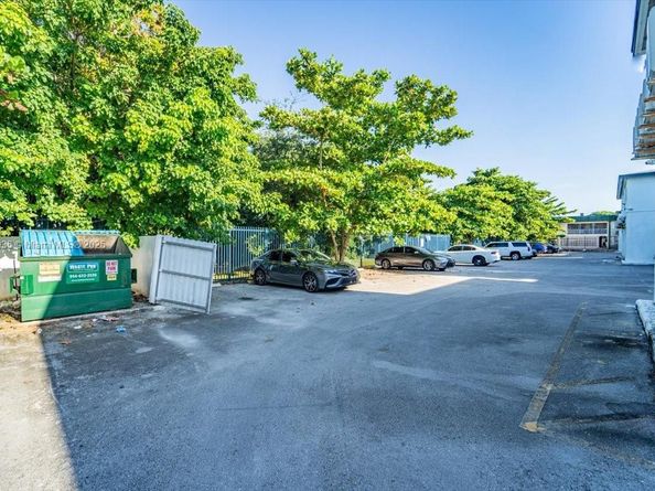 13201 Memorial Hwy, North Miami FL 33161