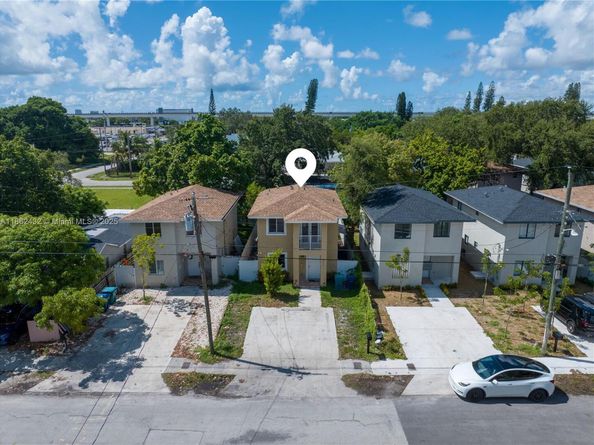 3020 NW 45th St, Miami FL 33142