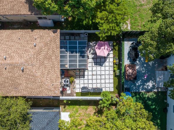 3020 NW 45th St, Miami FL 33142