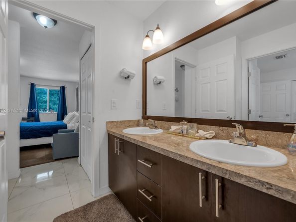 3020 NW 45th St, Miami FL 33142