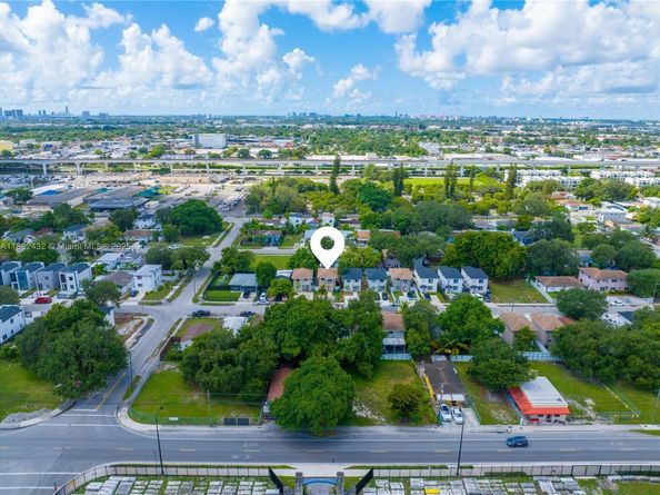 3020 NW 45th St, Miami FL 33142