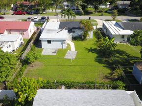 1040 NE 143rd ST, North Miami FL 33161