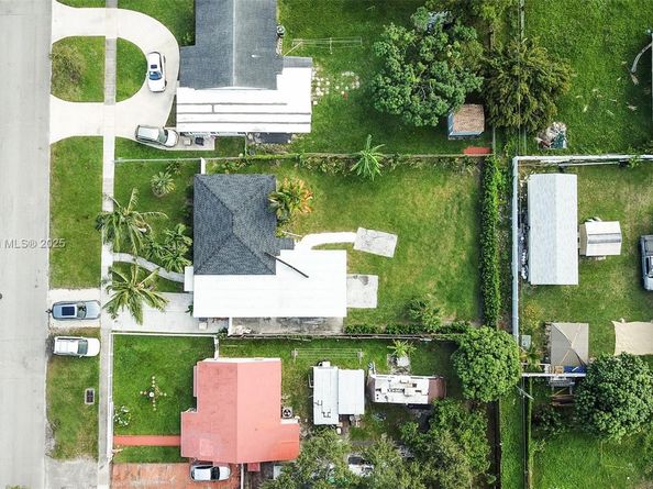 1040 NE 143rd ST, North Miami FL 33161
