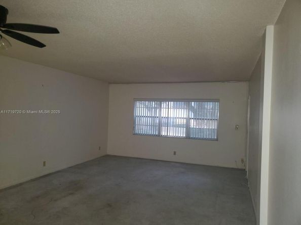 6731 Cypress Rd 104, Plantation FL 33317