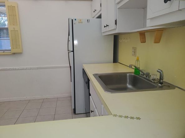 6731 Cypress Rd 104, Plantation FL 33317