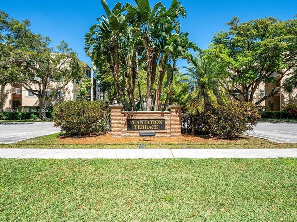 6731 Cypress Rd 104, Plantation FL 33317