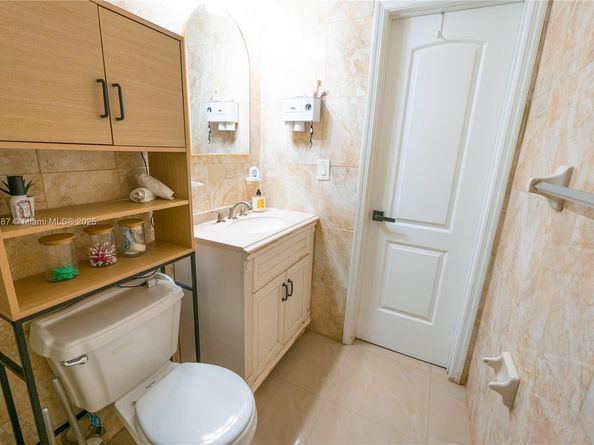 1240 NW 124th St, North Miami FL 33167