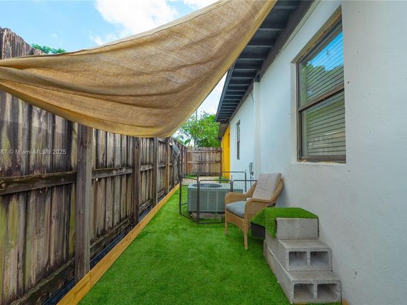 1240 NW 124th St, North Miami FL 33167