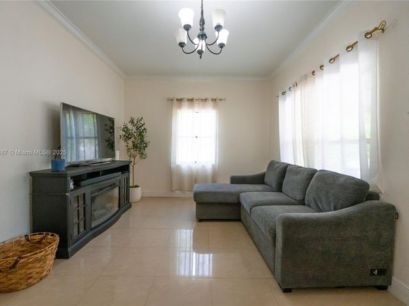 1240 NW 124th St, North Miami FL 33167