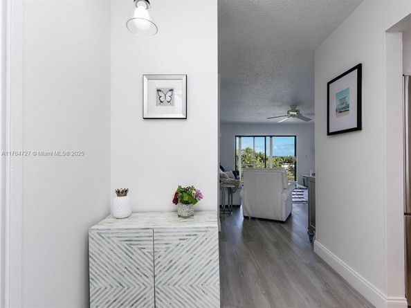 1425 Atlantic Shores Blvd 605, Hallandale Beach FL 33009