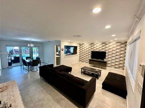 5424 Garfield St, Hollywood FL 33021