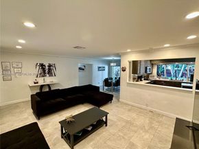 5424 Garfield St, Hollywood FL 33021