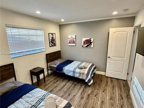 5424 Garfield St, Hollywood FL 33021