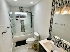 5424 Garfield St, Hollywood FL 33021
