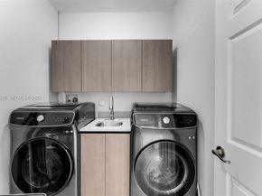 11229 NW 44th Ter, Doral FL 33178