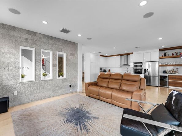 11229 NW 44th Ter, Doral FL 33178