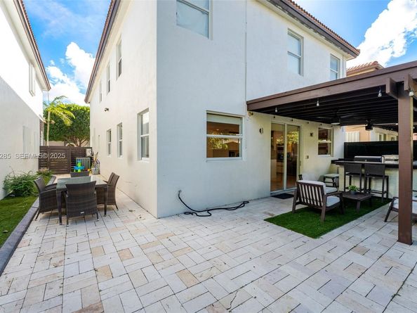 11229 NW 44th Ter, Doral FL 33178