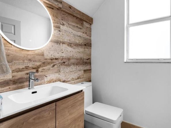 11229 NW 44th Ter, Doral FL 33178