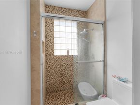 11229 NW 44th Ter, Doral FL 33178