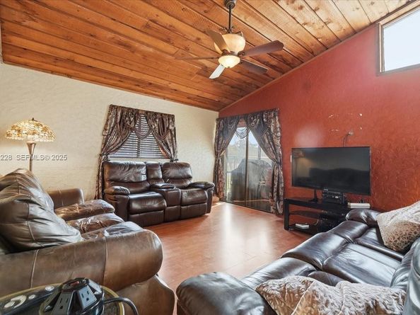 8213 Cassia Ter, Tamarac FL 33321