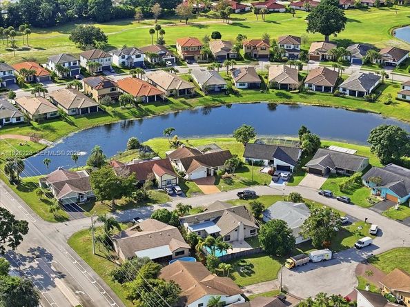 8213 Cassia Ter, Tamarac FL 33321