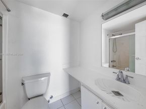 2350 NE 135th St 811, North Miami FL 33181