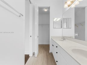 1559 Passion Vine Cr 72, Weston FL 33326