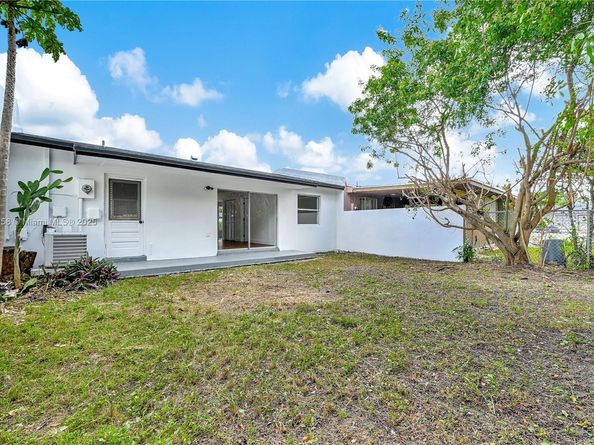 15024 SW 113th Ct, Miami FL 33176