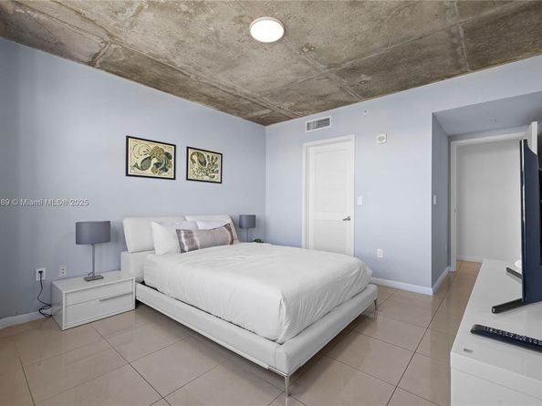 3250 NE 1st Ave 1113, Miami FL 33137