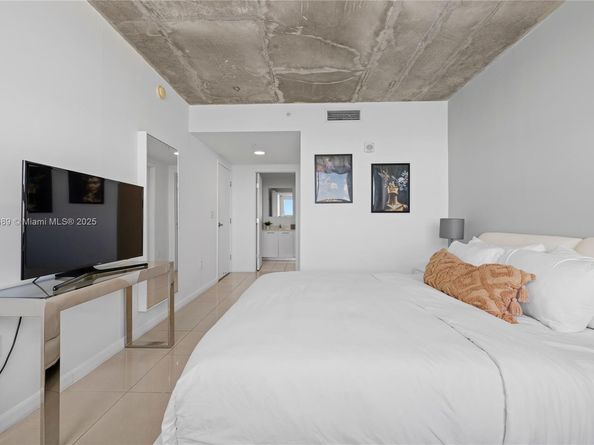 3250 NE 1st Ave 1113, Miami FL 33137