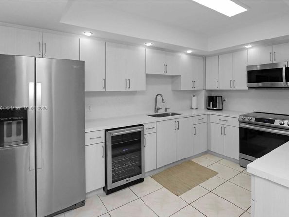 Undisclosed Address #A11911201, Miami Beach FL 33140