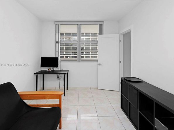 Undisclosed Address #A11911201, Miami Beach FL 33140