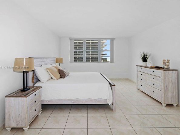 Undisclosed Address #A11911201, Miami Beach FL 33140