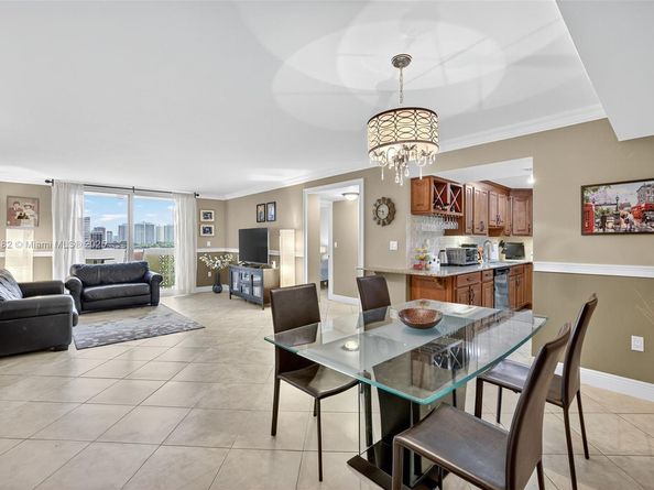 1833 S Ocean Dr 1004, Hallandale Beach FL 33009