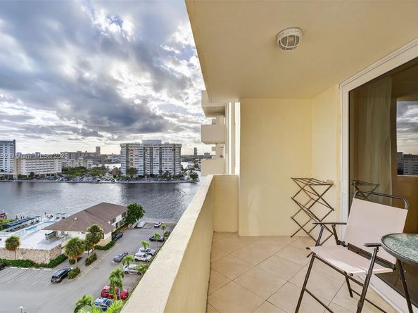 1833 S Ocean Dr 1004, Hallandale Beach FL 33009