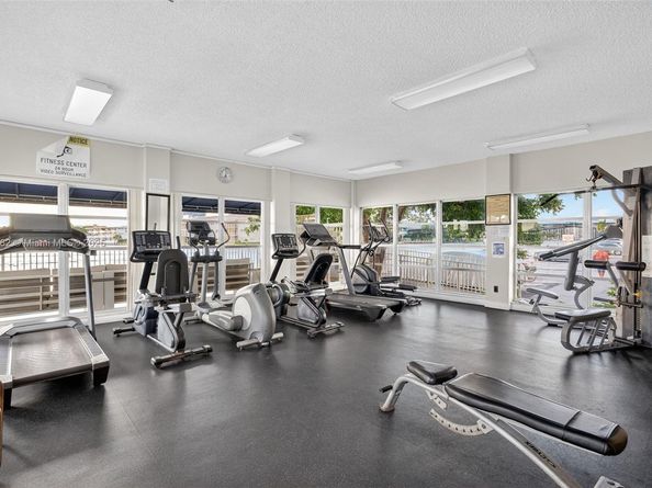 1833 S Ocean Dr 1004, Hallandale Beach FL 33009