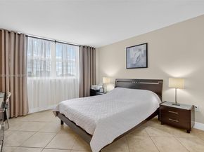 1833 S Ocean Dr 1004, Hallandale Beach FL 33009