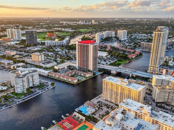 1833 S Ocean Dr 1004, Hallandale Beach FL 33009
