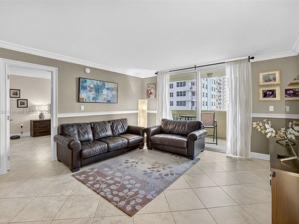 1833 S Ocean Dr 1004, Hallandale Beach FL 33009