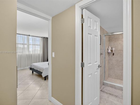 1833 S Ocean Dr 1004, Hallandale Beach FL 33009