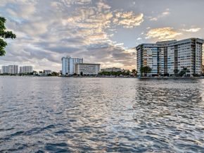 1833 S Ocean Dr 1004, Hallandale Beach FL 33009