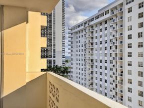 1833 S Ocean Dr 1004, Hallandale Beach FL 33009