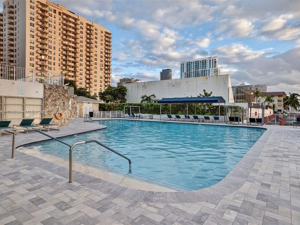 1833 S Ocean Dr 1004, Hallandale Beach FL 33009